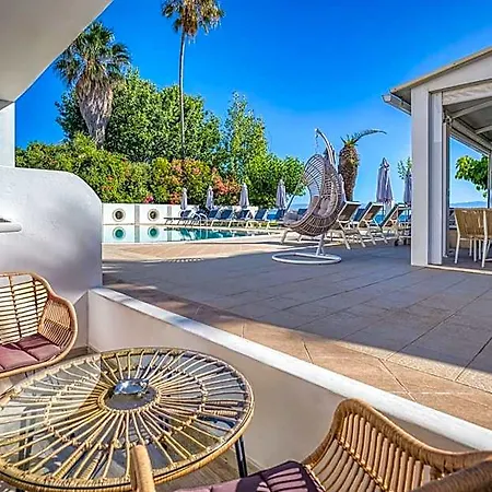 Sirocco Hotel 2*